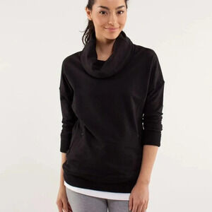 Lululemon  Womens Size 4 Rest Day Pullover